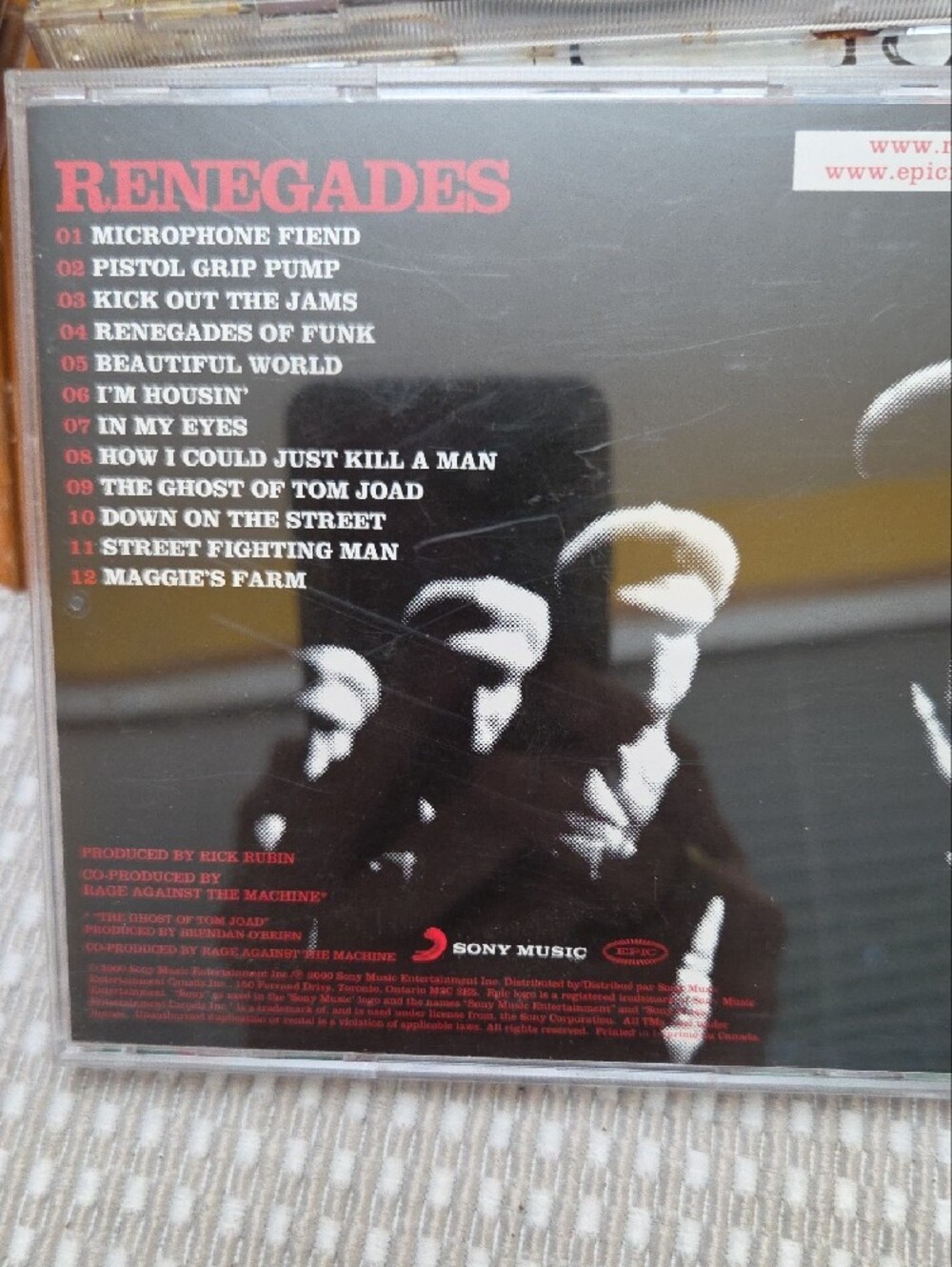 Rage Against The Machine Renedades - Picture 2 of 4